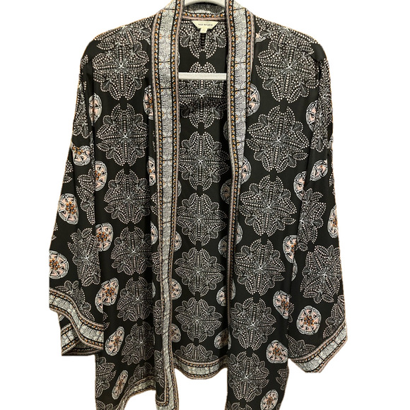Max Studio Tops - Max Studio Black and White Patterned Kimono Top. Size 3X NWT